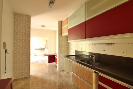 Casa de condomínio à venda com 240m², 3 quartos e 4 vagasCozinha