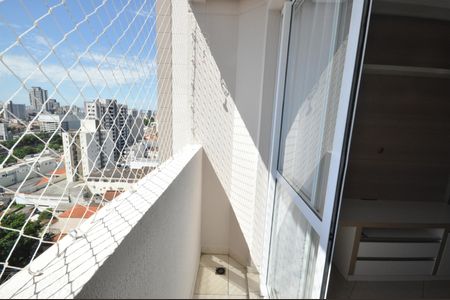 Sacada da Sala de apartamento para alugar com 2 quartos, 54m² em Vila Mazzei, São Paulo