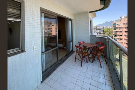 Apartamento para alugar com 67m², 1 quarto e 1 vaga Apartamento para alugar com 67m², 1 quarto e 1 vagaVaranda