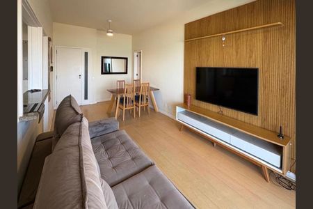 Sala de apartamento para alugar com 1 quarto, 67m² em Barra da Tijuca, Rio de Janeiro