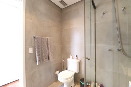 Apartamento à venda com 461m², 4 quartos e 4 vagasBanheiro da Suíte 2