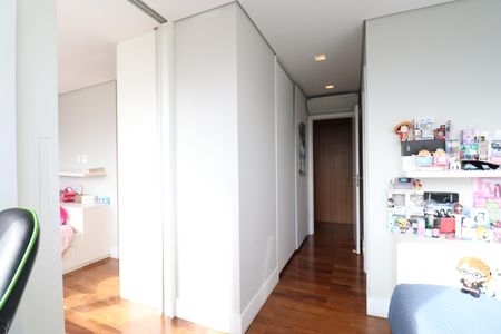 Apartamento à venda com 461m², 4 quartos e 4 vagasSuíte 2