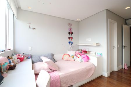 Apartamento à venda com 461m², 4 quartos e 4 vagasSuíte 1