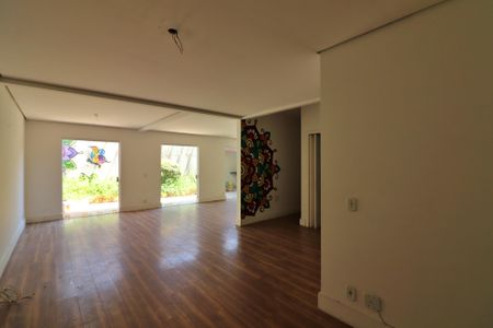 Sala  de casa de condomínio para alugar com 3 quartos, 240m² em Jardim Lauro Gomes, São Bernardo do Campo