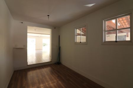 Casa de condomínio para alugar com 240m², 3 quartos e 4 vagasSala 2