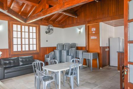 Casa de condomínio para alugar com 240m², 3 quartos e 4 vagas Casa de condomínio para alugar com 240m², 3 quartos e 4 vagasÁrea comum - Salão de festas