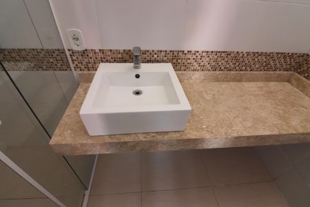 Casa de condomínio para alugar com 240m², 3 quartos e 4 vagasSuíte 2 Banheiro 