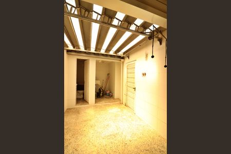 Casa de condomínio para alugar com 240m², 3 quartos e 4 vagasÁrea de Serviço