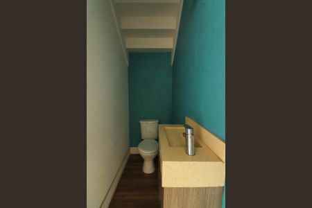 Casa de condomínio para alugar com 240m², 3 quartos e 4 vagasLavabo