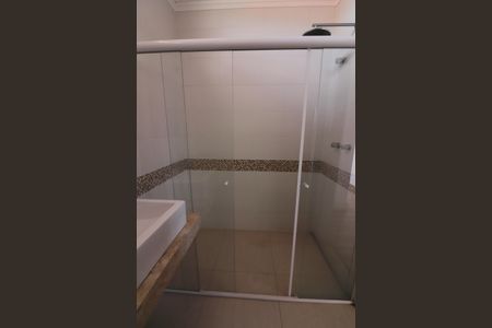 Casa de condomínio para alugar com 240m², 3 quartos e 4 vagasSuíte 1 Banheiro 