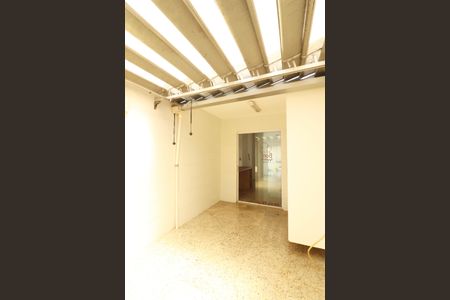 Casa de condomínio para alugar com 240m², 3 quartos e 4 vagasÁrea de Serviço