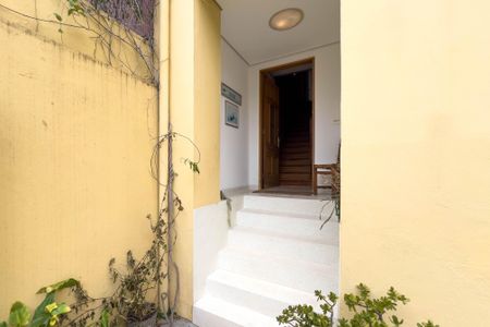 Casa para alugar com 200m², 3 quartos e 2 vagas Casa para alugar com 200m², 3 quartos e 2 vagasEntrada