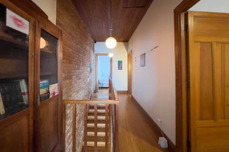 Casa para alugar com 200m², 3 quartos e 2 vagas Casa para alugar com 200m², 3 quartos e 2 vagasHall