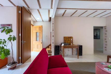 Casa para alugar com 200m², 3 quartos e 2 vagas Casa para alugar com 200m², 3 quartos e 2 vagasSala