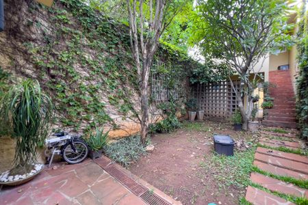 Casa para alugar com 200m², 3 quartos e 2 vagas Casa para alugar com 200m², 3 quartos e 2 vagasQuintal