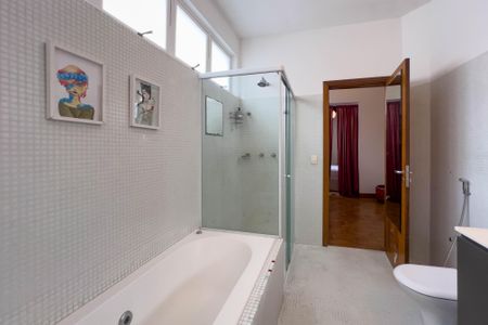 Casa para alugar com 200m², 3 quartos e 2 vagas Casa para alugar com 200m², 3 quartos e 2 vagasBanheiro do quarto 1