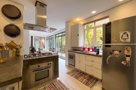 Casa para alugar com 200m², 3 quartos e 2 vagas Casa para alugar com 200m², 3 quartos e 2 vagasCozinha