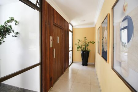 Apartamento à venda com 115m², 3 quartos e 2 vagas Apartamento à venda com 115m², 3 quartos e 2 vagasHall