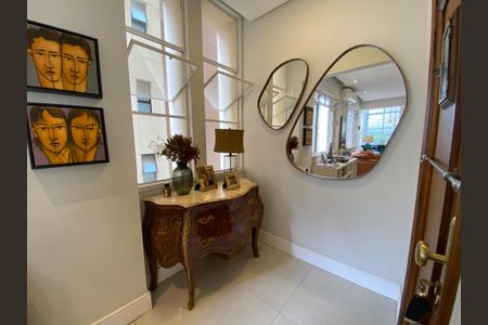 Hall de entrada de apartamento à venda com 2 quartos, 116m² em Santa Cecilia, São Paulo