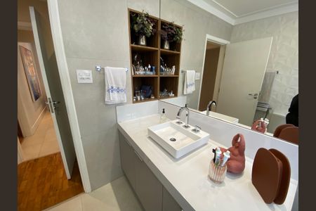 Apartamento à venda com 116m², 2 quartos e 1 vaga Apartamento à venda com 116m², 2 quartos e 1 vagaBanheiro da Suíte