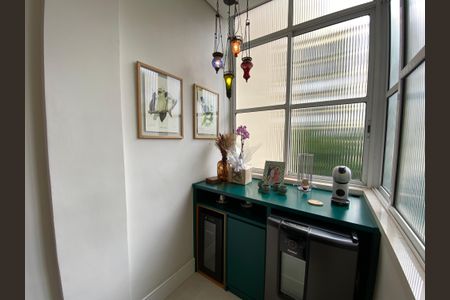 Apartamento à venda com 116m², 2 quartos e 1 vaga Apartamento à venda com 116m², 2 quartos e 1 vagaSala