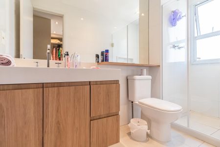 Apartamento à venda com 98m², 2 quartos e 3 vagasBanheiro 1 da Suíte