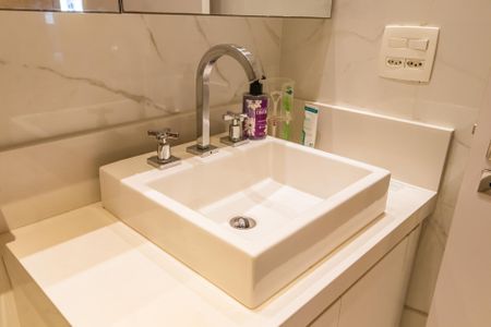 Apartamento à venda com 98m², 2 quartos e 3 vagasBanheiro 2 da Suíte