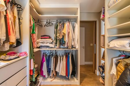 Apartamento à venda com 98m², 2 quartos e 3 vagasSuíte