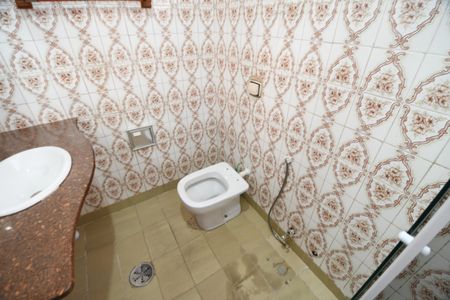 Casa à venda com 275m², 3 quartos e 3 vagasBanheiro