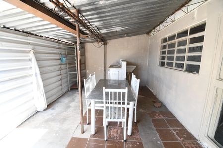 Casa à venda com 275m², 3 quartos e 3 vagasCasa 2 - Área de Serviço