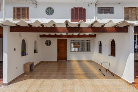 Casa de condomínio para alugar com 150m², 3 quartos e 2 vagasFachada da casa