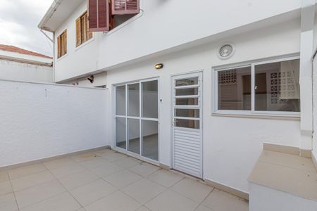 Casa de condomínio para alugar com 150m², 3 quartos e 2 vagasÁrea de Serviço - Quintal