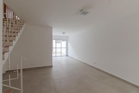 Sala de casa de condomínio para alugar com 3 quartos, 150m² em Vila da Saúde, São Paulo