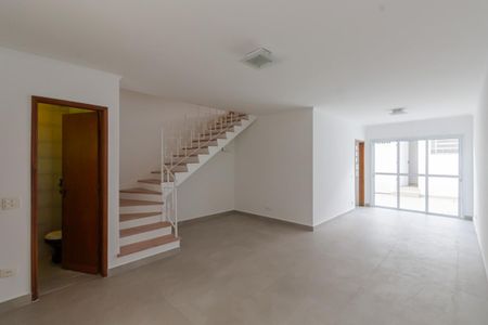 Casa de condomínio para alugar com 150m², 3 quartos e 2 vagasSala