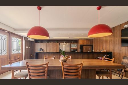 Casa à venda com 249m², 2 quartos e 2 vagas