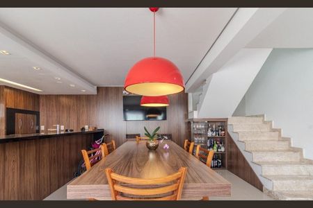 Casa à venda com 249m², 2 quartos e 2 vagas