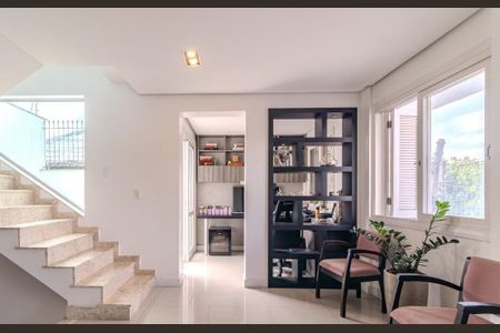 Casa à venda com 2 quartos, 249m² em Vila Ipiranga, Porto Alegre