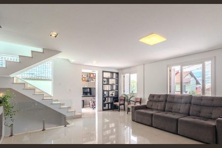 Casa à venda com 2 quartos, 249m² em Vila Ipiranga, Porto Alegre