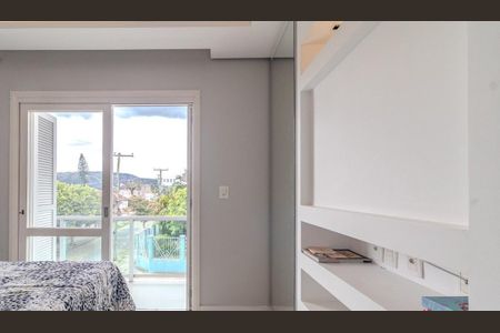 Casa à venda com 2 quartos, 249m² em Vila Ipiranga, Porto Alegre