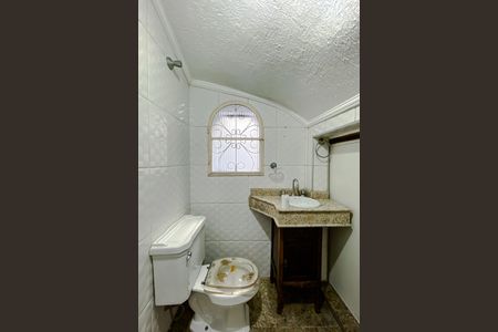 Casa à venda com 182m², 3 quartos e 2 vagasLavabo