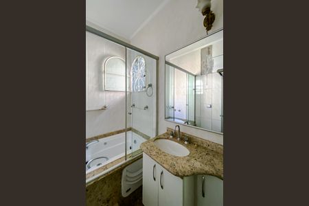 Casa à venda com 182m², 3 quartos e 2 vagasBanheiro da Suíte