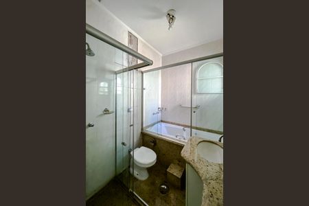 Casa à venda com 182m², 3 quartos e 2 vagasBanheiro da Suíte