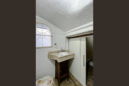 Casa à venda com 182m², 3 quartos e 2 vagasLavabo