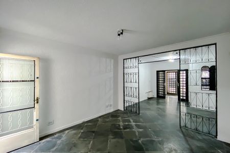 Casa à venda com 182m², 3 quartos e 2 vagasSala