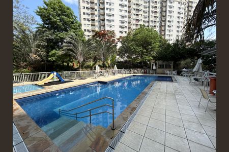 Apartamento para alugar com 55m², 2 quartos e 1 vagaÁrea comum - Piscina