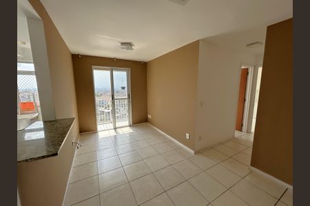 Sala de apartamento para alugar com 2 quartos, 55m² em Del Castilho, Rio de Janeiro