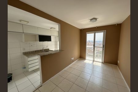 Sala de apartamento para alugar com 2 quartos, 55m² em Del Castilho, Rio de Janeiro