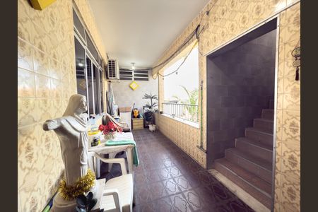 Casa à venda com 125m², 5 quartos e 2 vagasVaranda