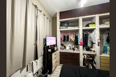 Casa à venda com 125m², 5 quartos e 2 vagasQuarto 2