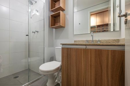 Banheiro de kitnet/studio para alugar com 1 quarto, 25m² em Pinheiros, São Paulo